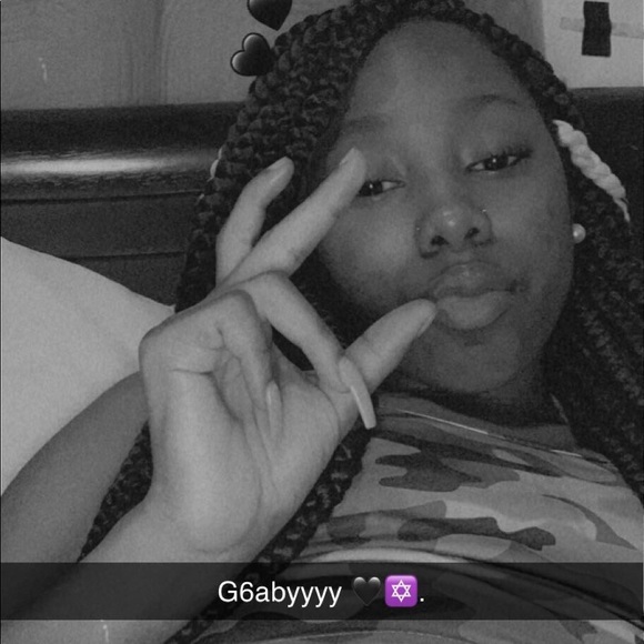 Meet your Posher, Kori - Picture 1 of 1